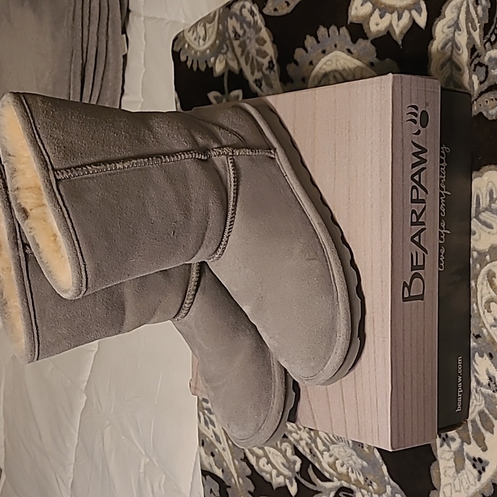 Bearpaw winter boots, size 10, gray